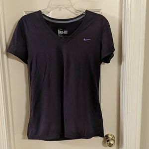 Nike DRI-FIT plum shirt. -MUST GO BY 23 OCTOBER!